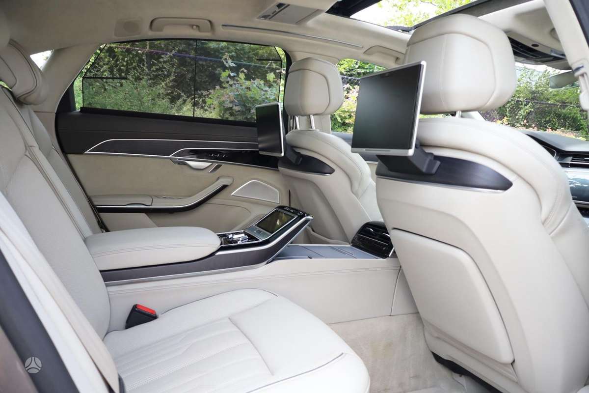 Audi A8, 3.0 l., Седан