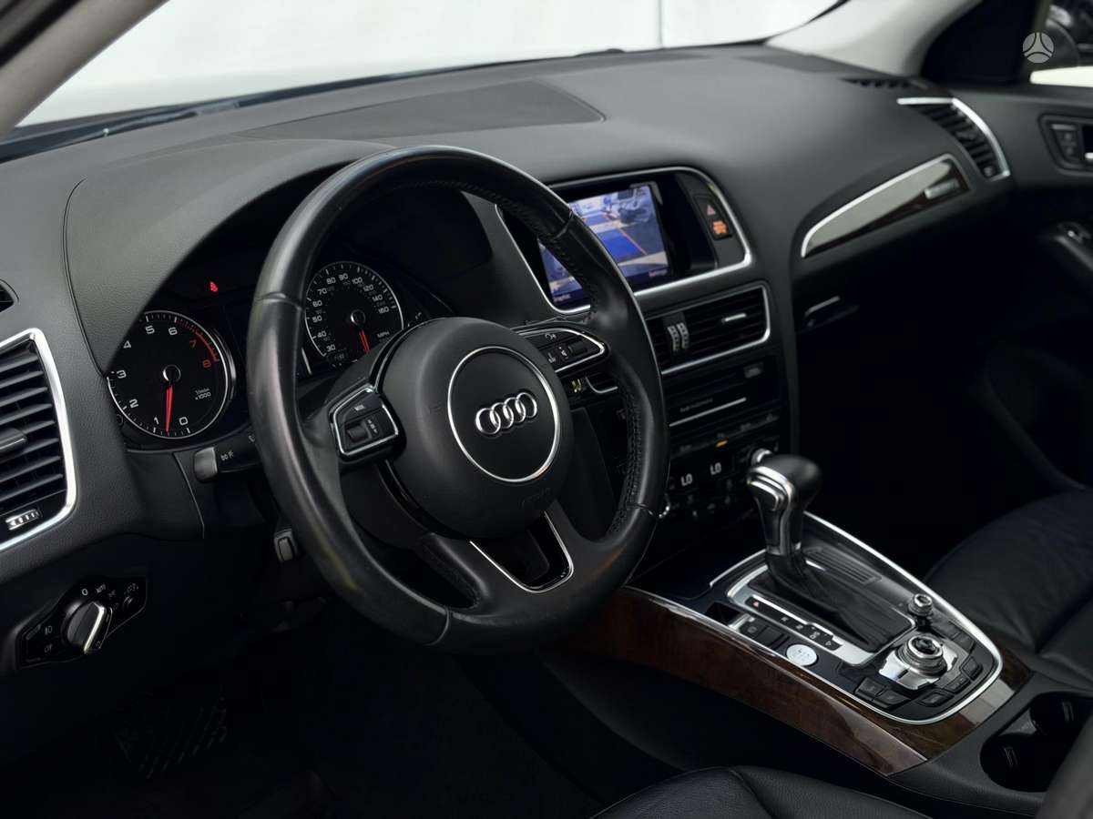 Audi Q5, 3.0 l., off-road / crossover