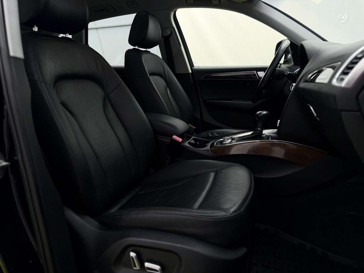 Audi Q5, 3.0 l., off-road / crossover
