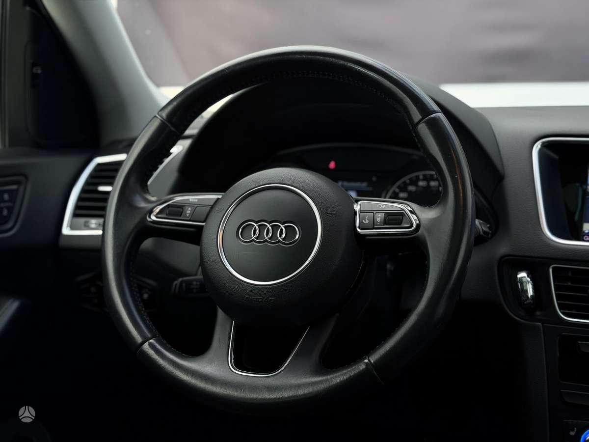 Audi Q5, 3.0 l., off-road / crossover