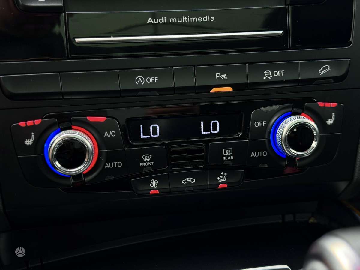 Audi Q5, 3.0 l., off-road / crossover