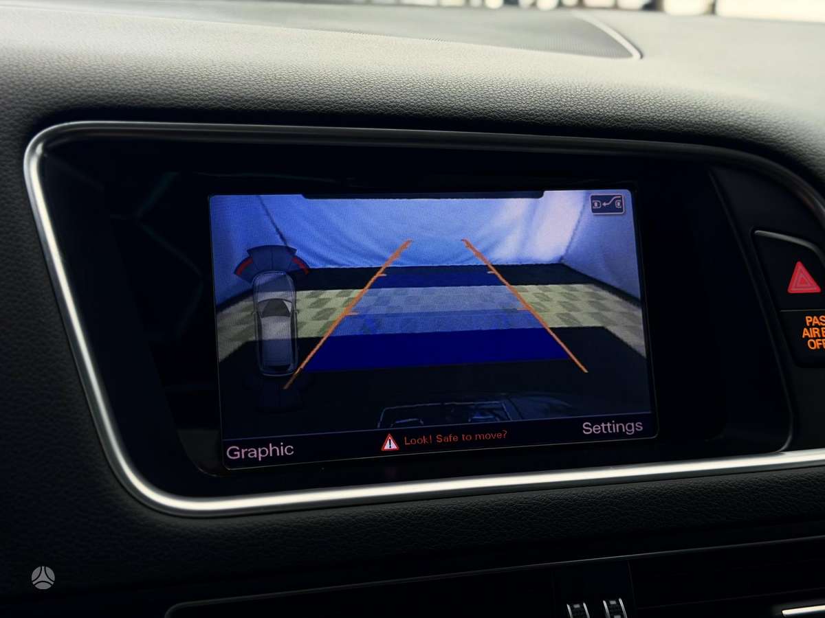 Audi Q5, 3.0 l., off-road / crossover