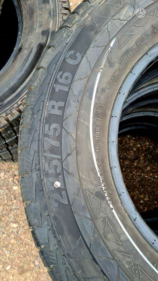 Continental VanCoWinter2, всесезонные 225/75 R16