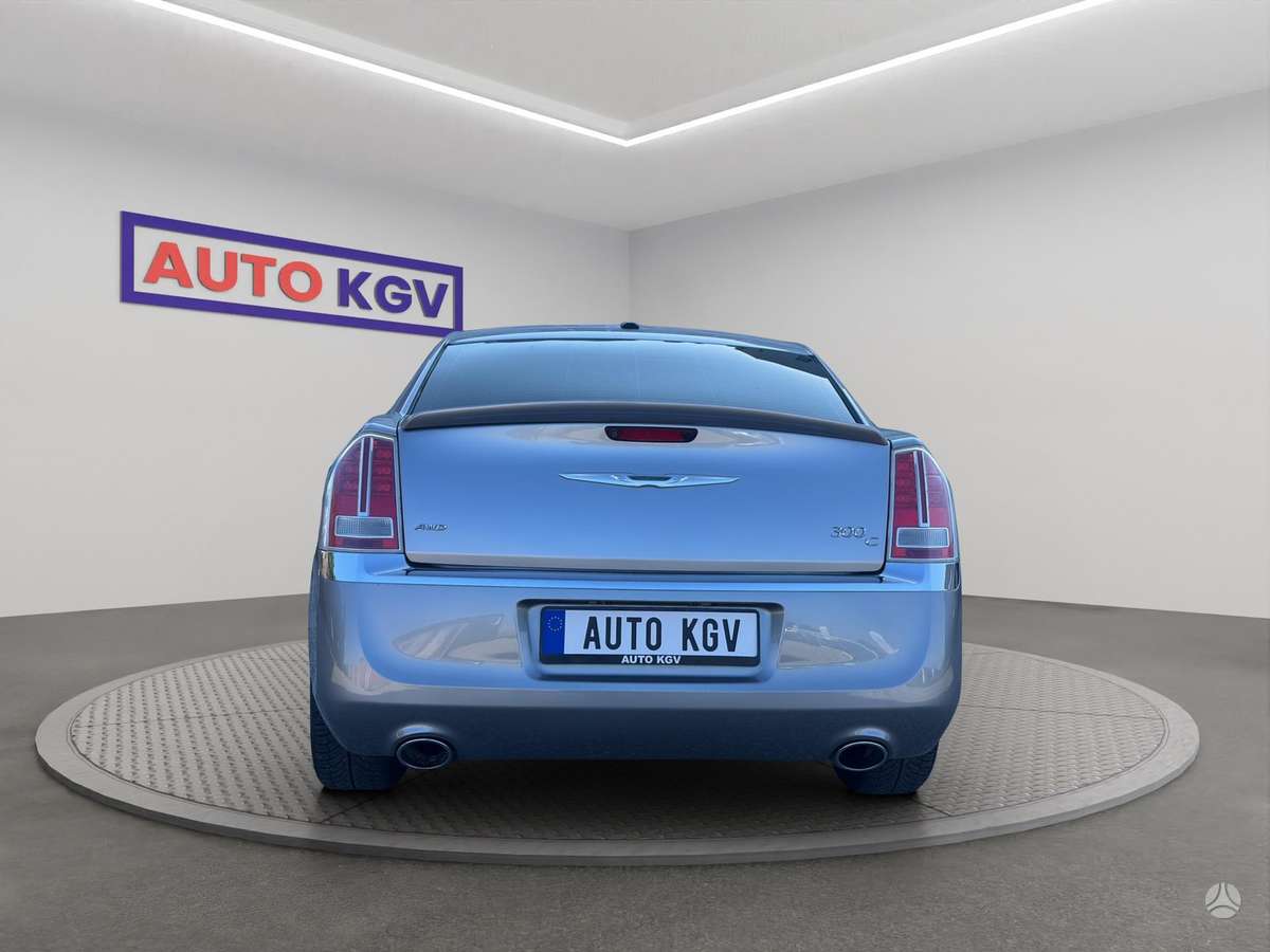 Chrysler 300C, 5.7 l., Седан