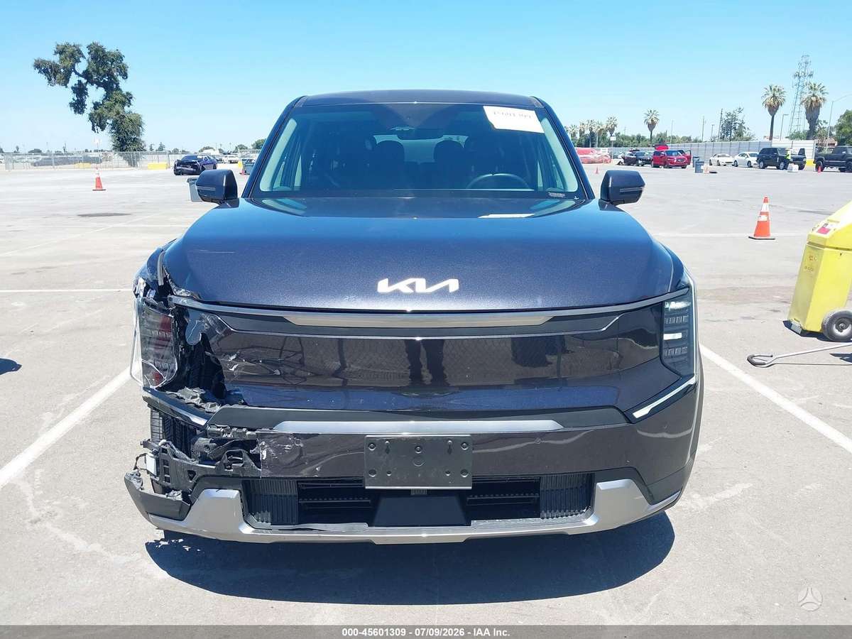 Kia EV9, 100 kWh, off-road / crossover