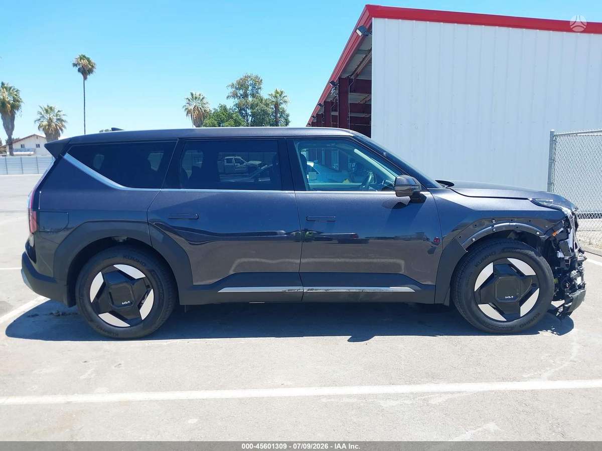 Kia EV9, 100 kWh, off-road / crossover