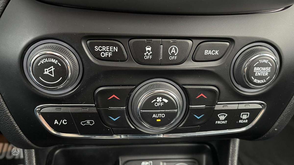 Jeep Cherokee, 2.2 l., off-road / crossover