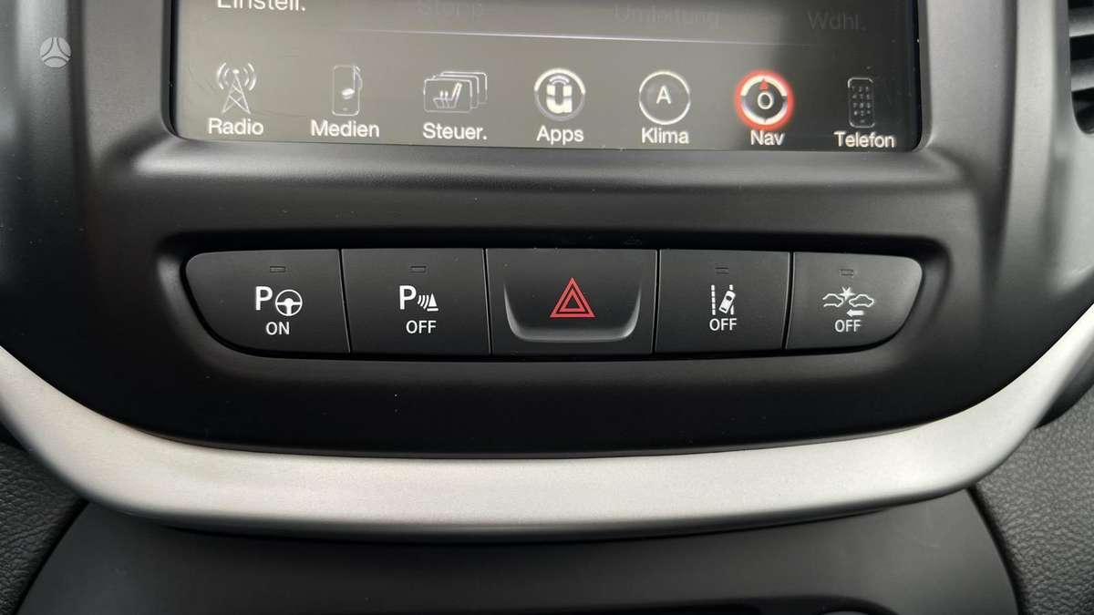 Jeep Cherokee, 2.2 l., off-road / crossover