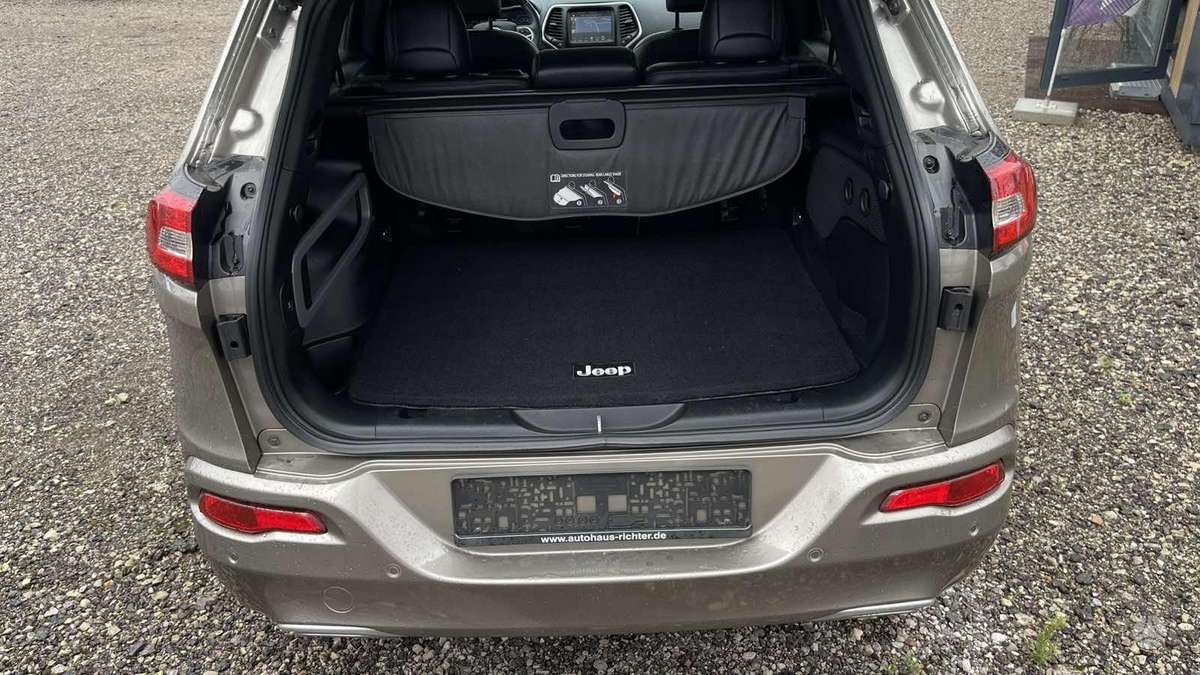 Jeep Cherokee, 2.2 l., off-road / crossover