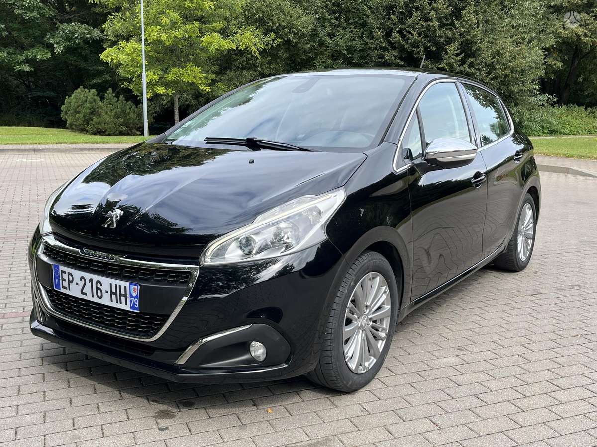 Peugeot 208, 1.2 l., hatchback