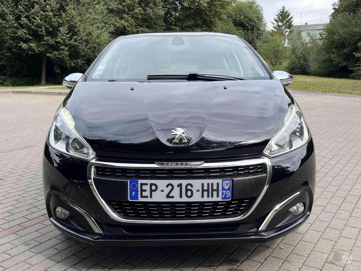 Peugeot 208, 1.2 l., hatchback
