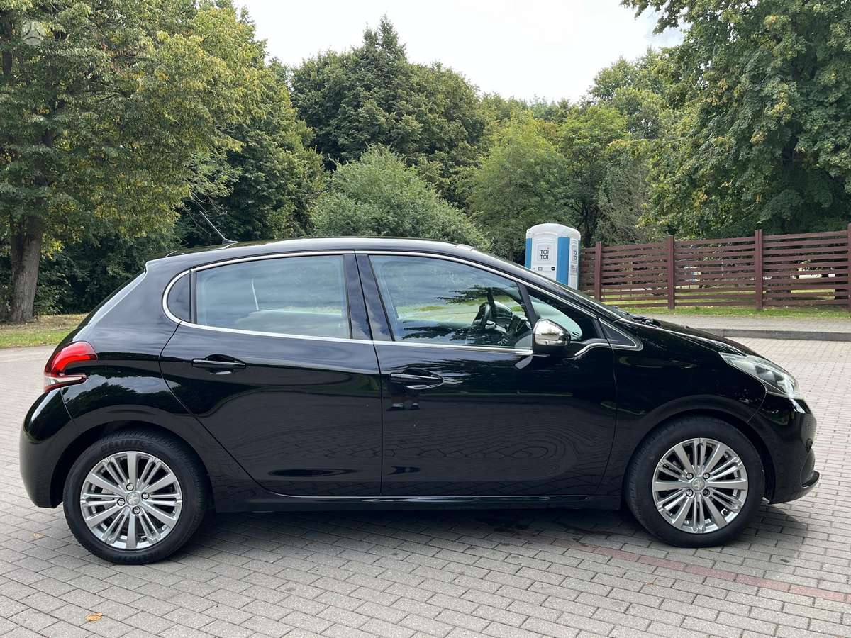 Peugeot 208, 1.2 l., Хэтчбек