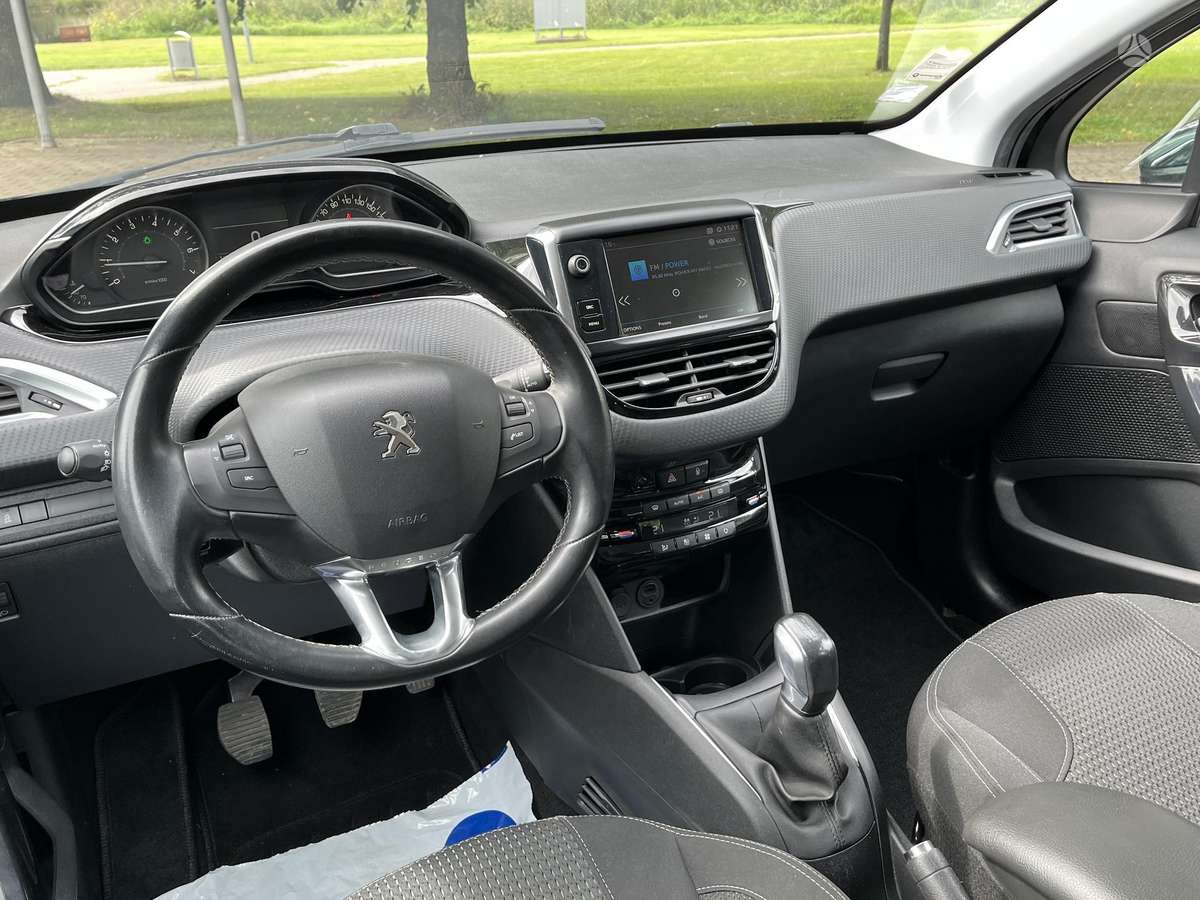 Peugeot 208, 1.2 l., Хэтчбек