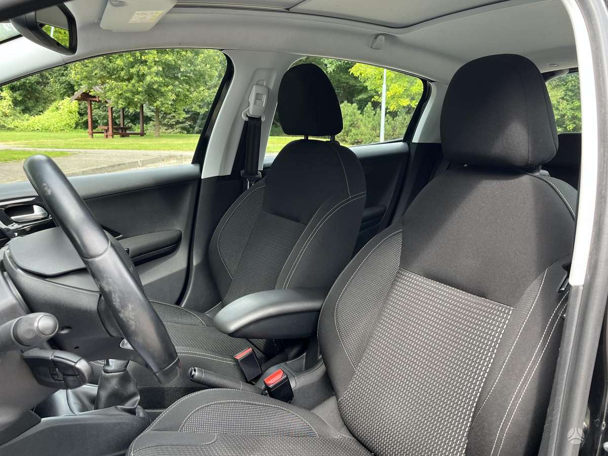 Peugeot 208, 1.2 l., Хэтчбек
