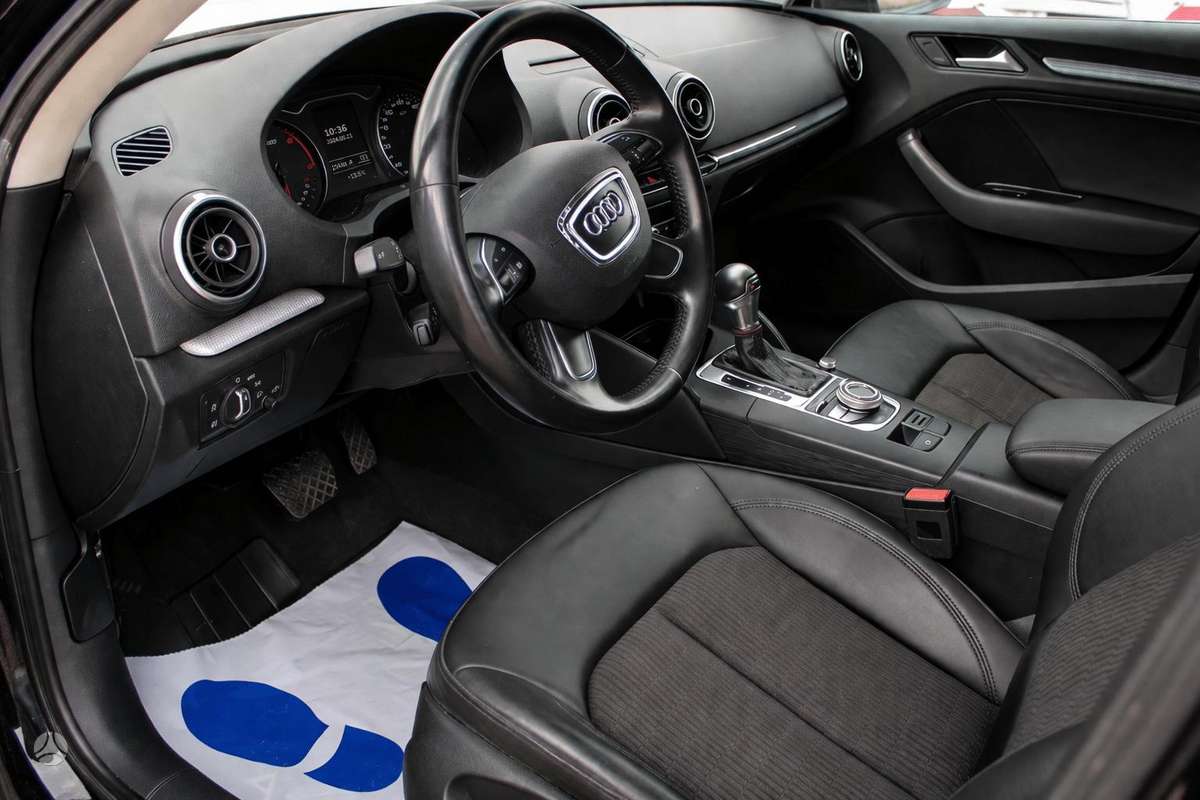 Audi A3, 1.6 l., Седан