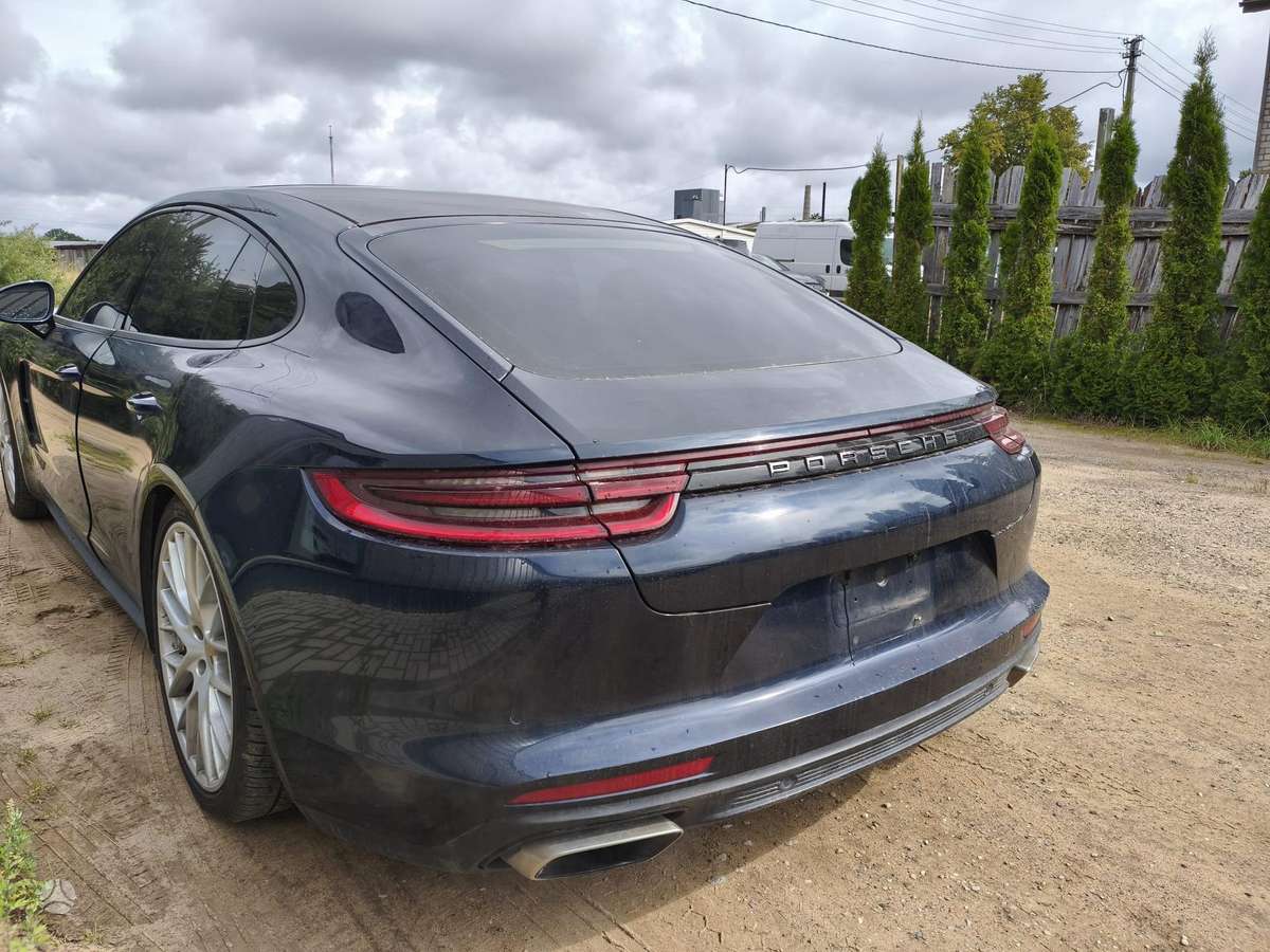 Porsche Panamera по частям