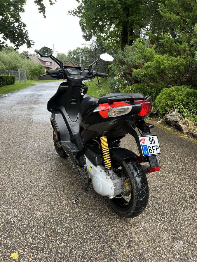 Aprilia SR 49cc, мотороллеры / мопеды