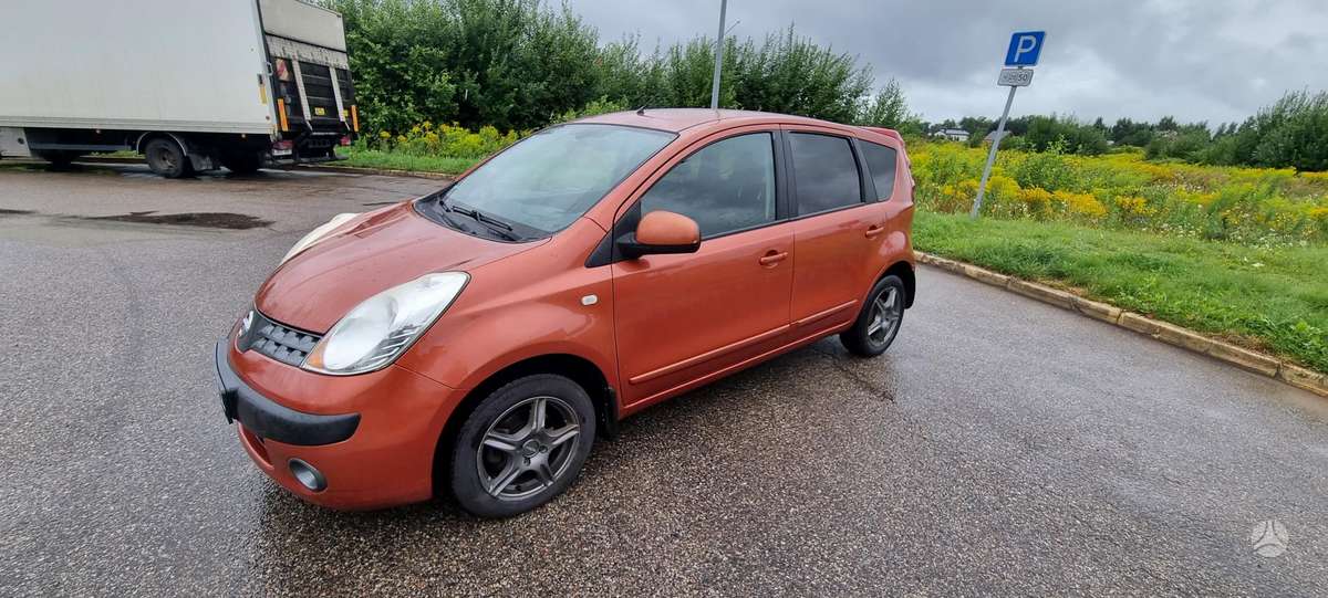 Nissan Note, 1.6 l., Хэтчбек