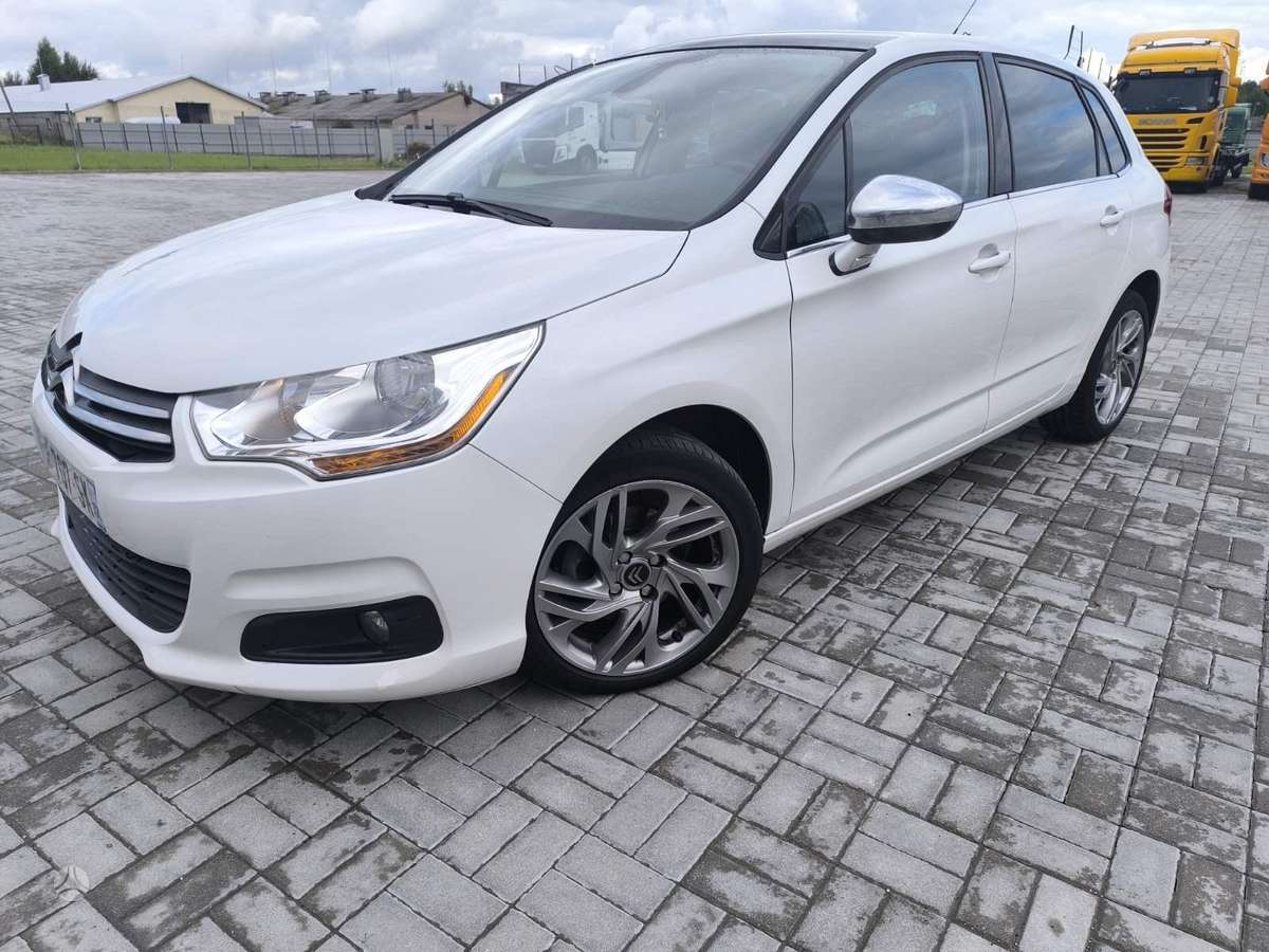 Citroen C4, 1.2 l., Хэтчбек