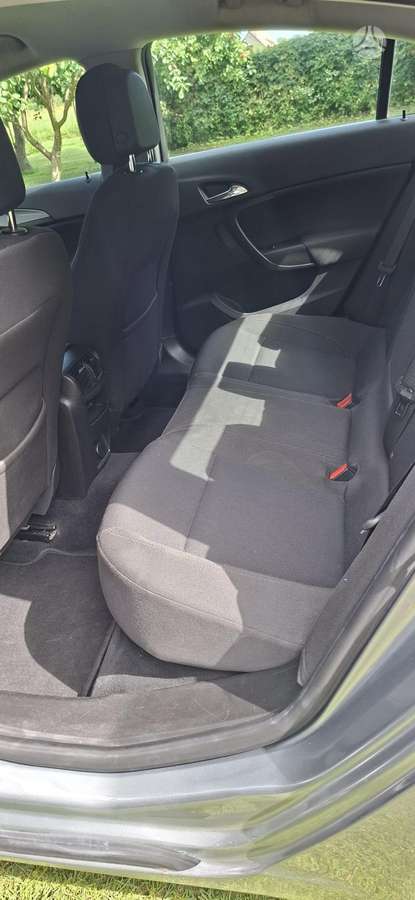 Opel Insignia, 2.0 l., Седан