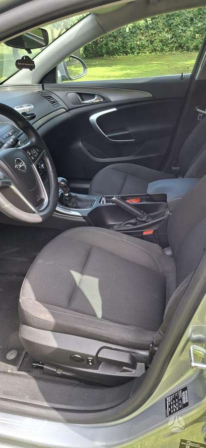 Opel Insignia, 2.0 l., Седан