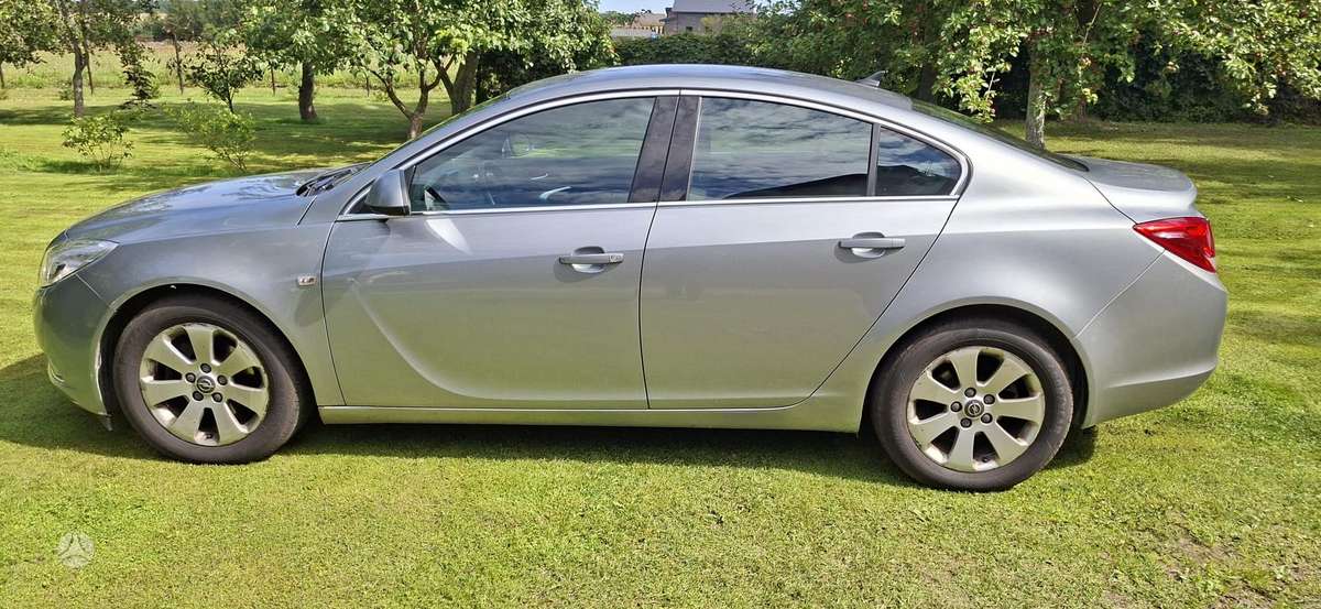 Opel Insignia, 2.0 l., Седан