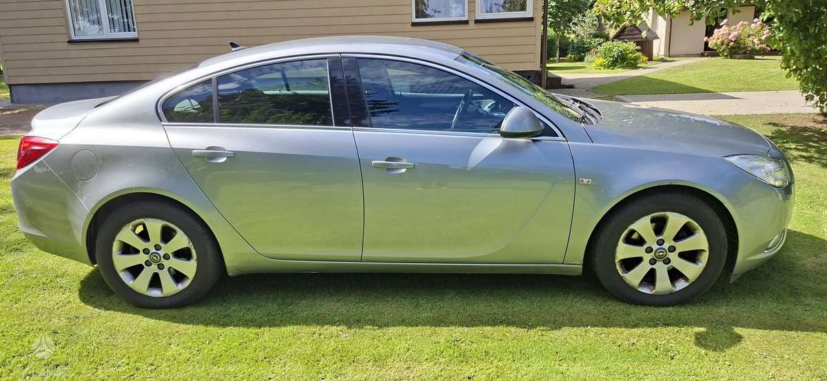 Opel Insignia, 2.0 l., Седан