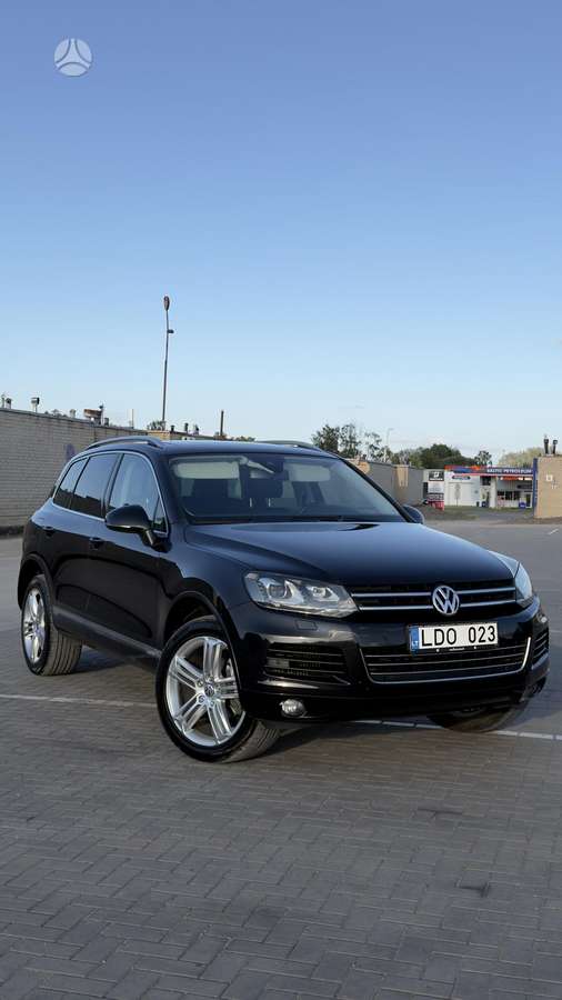 Volkswagen Touareg - 1