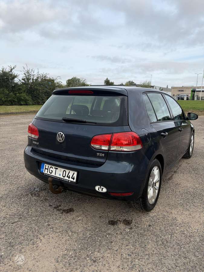 Volkswagen Golf - 2