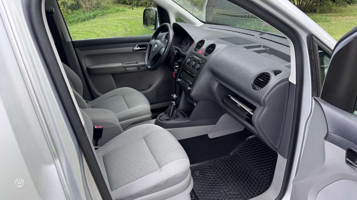 Volkswagen Caddy Maxi - 9