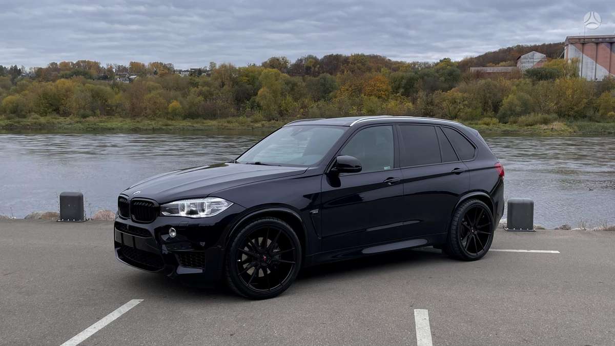 BMW X5, 4.4 l., off-road / crossover