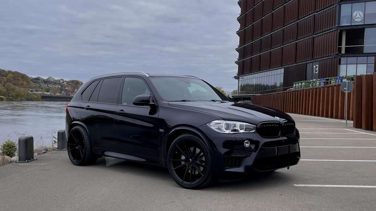 BMW X5, 4.4 l., off-road / crossover