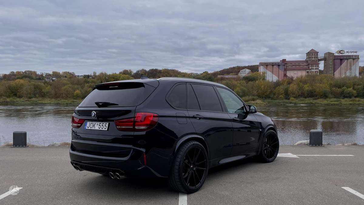 BMW X5, 4.4 l., off-road / crossover