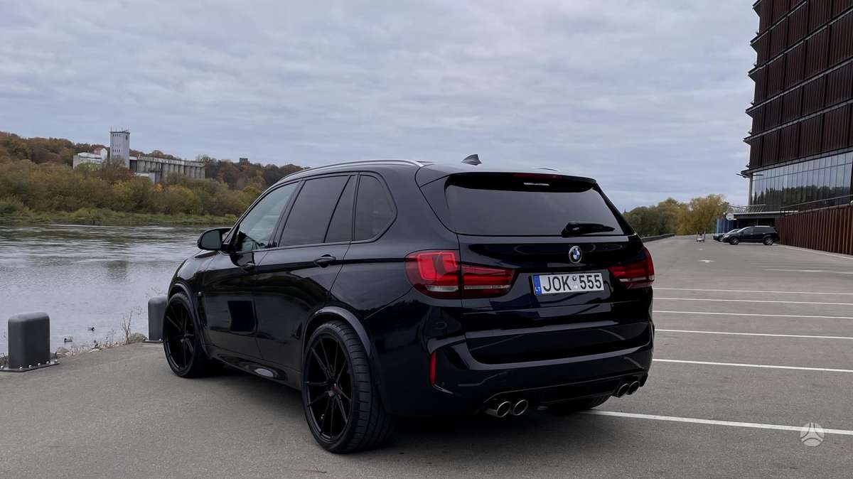 BMW X5, 4.4 l., off-road / crossover