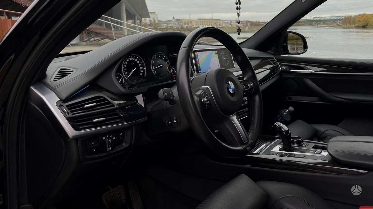 BMW X5, 4.4 l., off-road / crossover