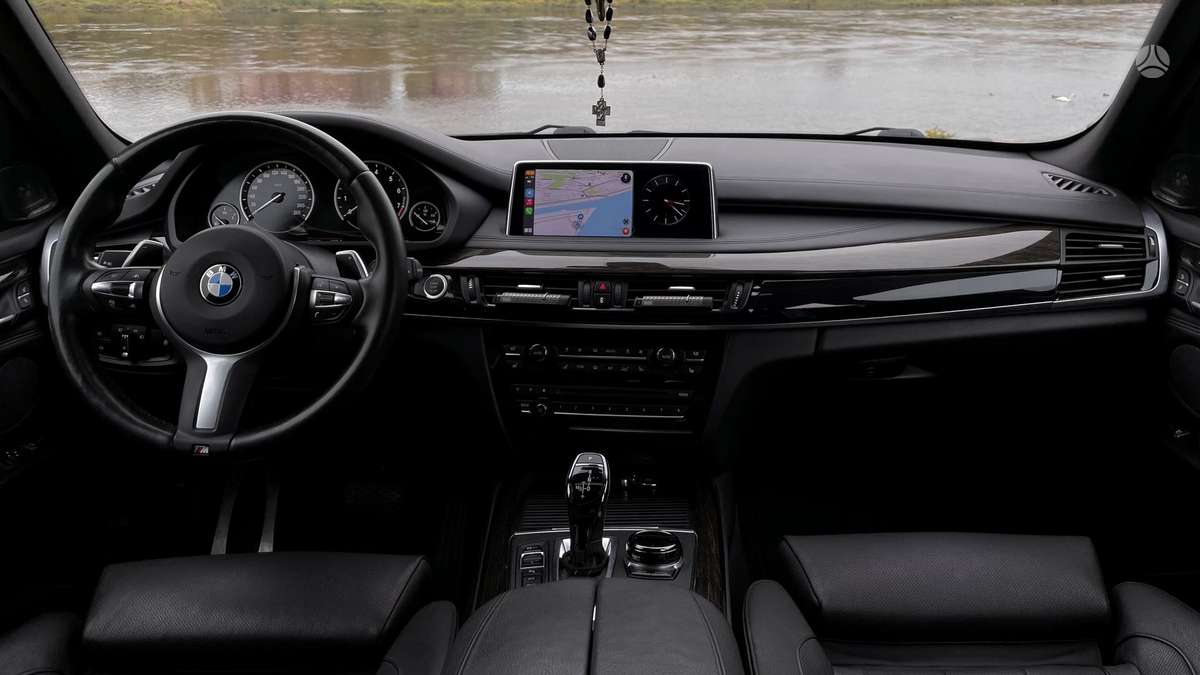 BMW X5, 4.4 l., off-road / crossover