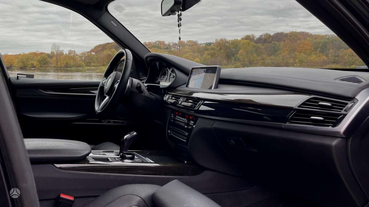 BMW X5, 4.4 l., off-road / crossover