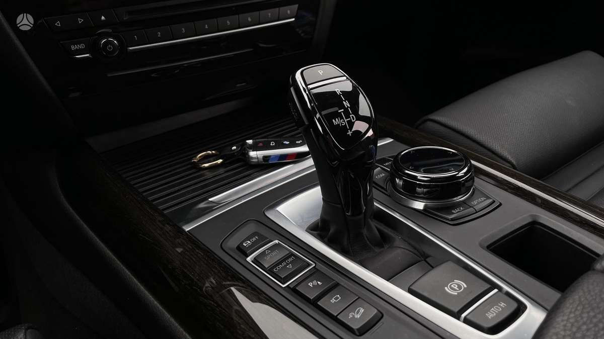 BMW X5, 4.4 l., off-road / crossover