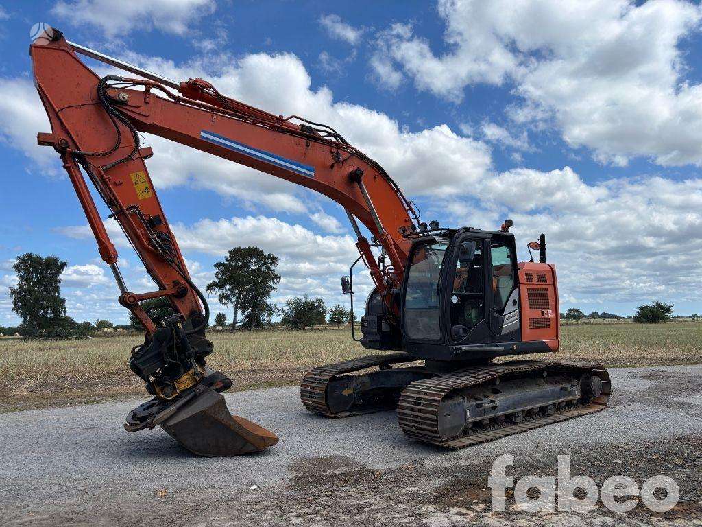 Hitachi ZX 225 USLC-5B, экскаваторы