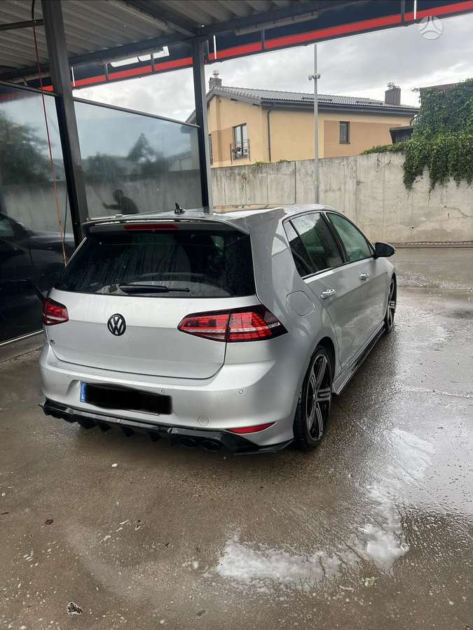 Volkswagen Golf - 3