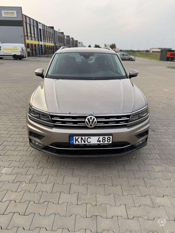 Volkswagen Tiguan - 2