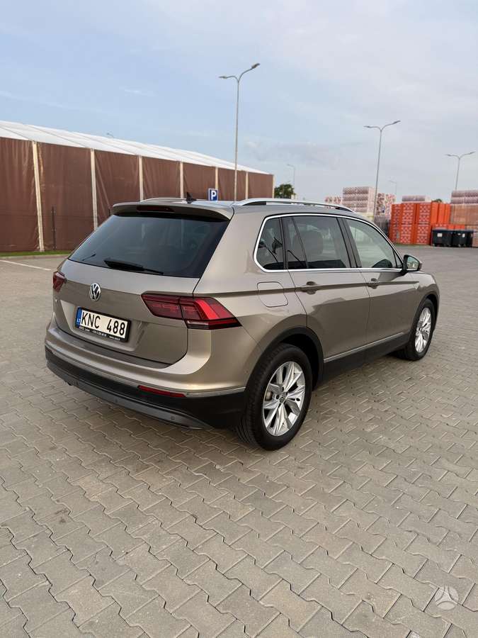 Volkswagen Tiguan - 5
