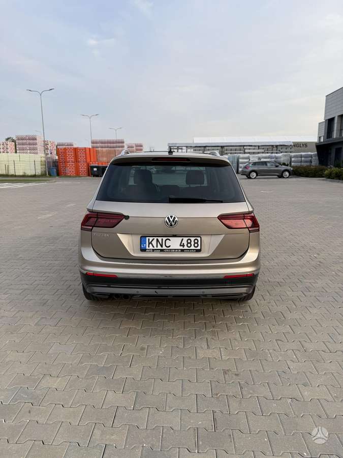 Volkswagen Tiguan - 6