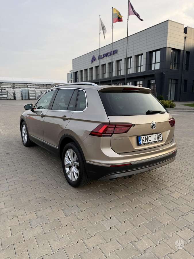 Volkswagen Tiguan - 7