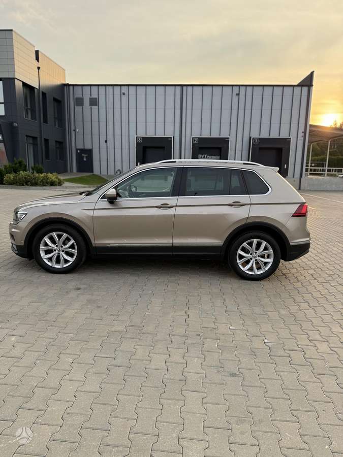 Volkswagen Tiguan - 8