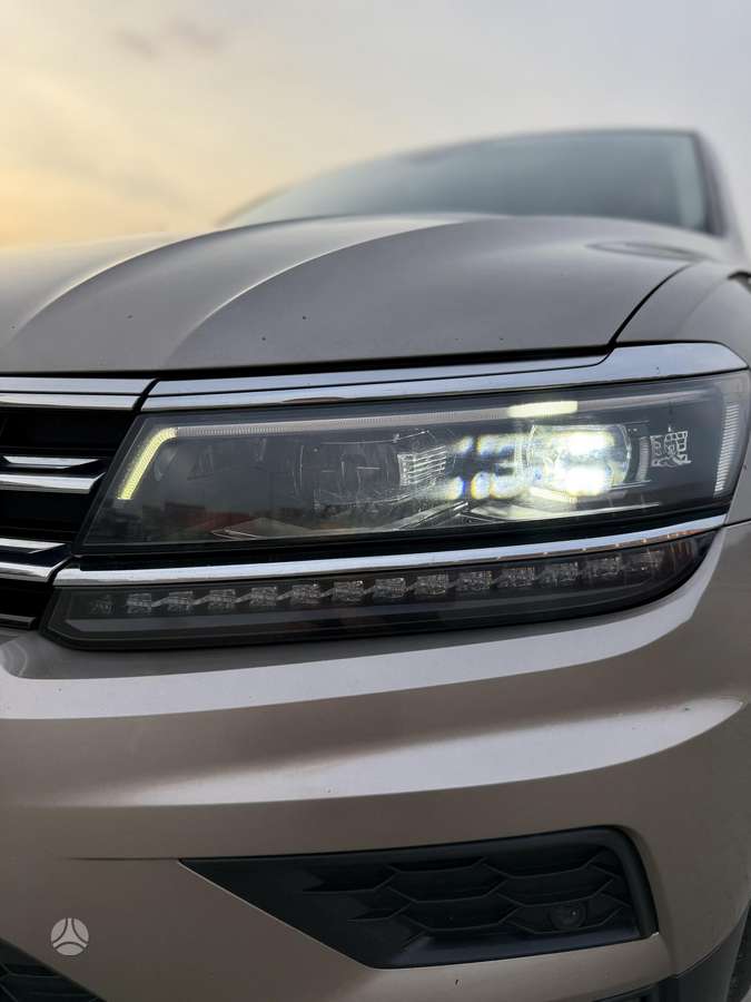 Volkswagen Tiguan - 10