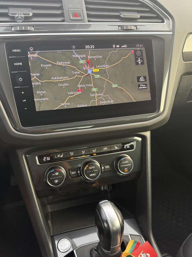Volkswagen Tiguan - 12