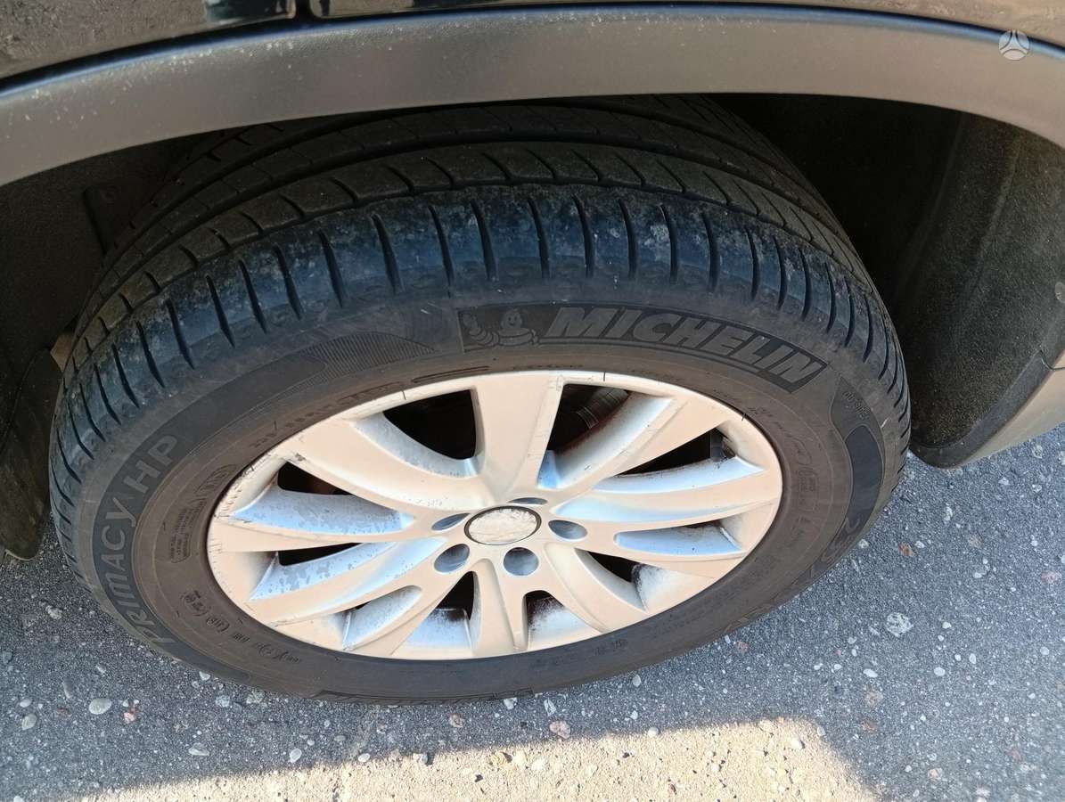 Volkswagen Tiguan - 7