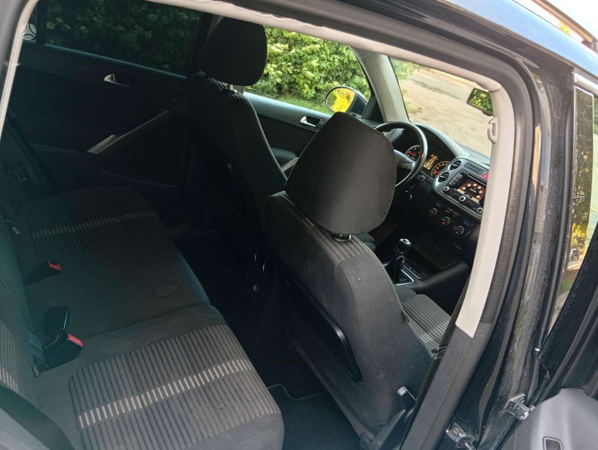 Volkswagen Tiguan - 12