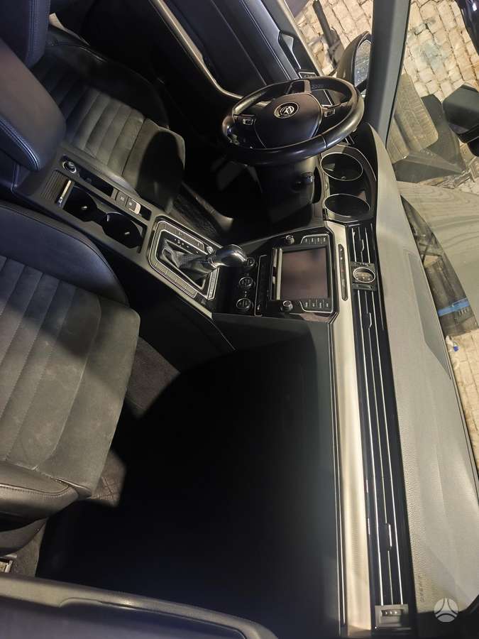 Volkswagen Passat dalimis